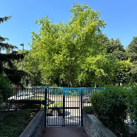 Mobility Lease- Sunny With Large Balcony, Park View At 15 * Parigi