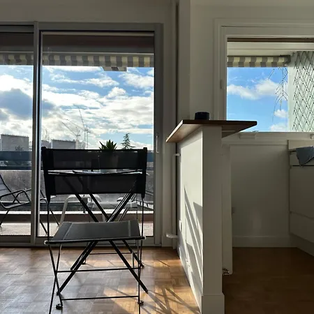 Mobility Lease- Sunny With Large Balcony, Park View At 15 Appartamento *