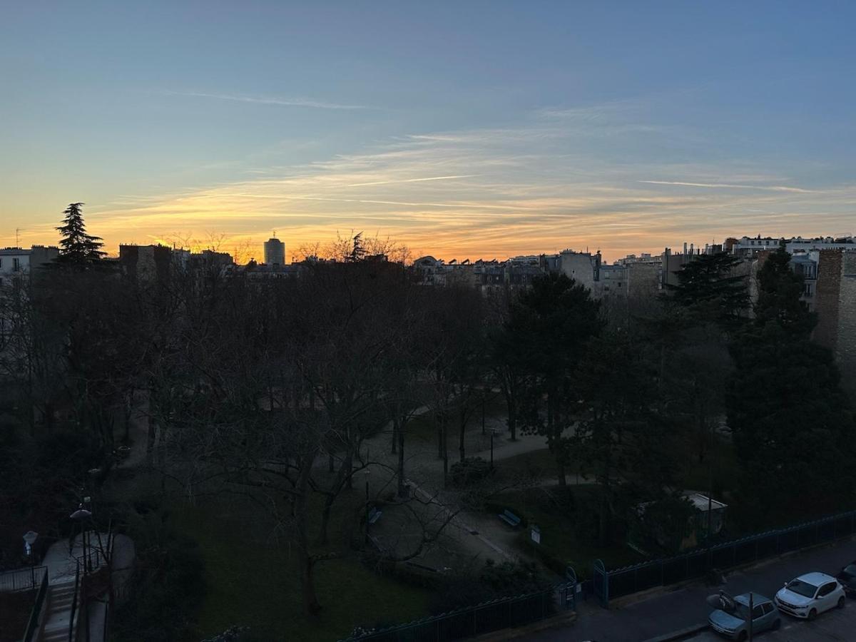 Appartamento Mobility Lease- Sunny With Large Balcony, Park View At 15 Parigi