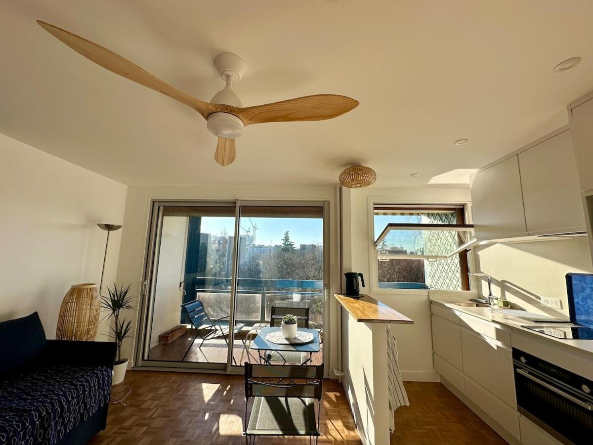 Appartamento Mobility Lease- Sunny With Large Balcony, Park View At 15 *