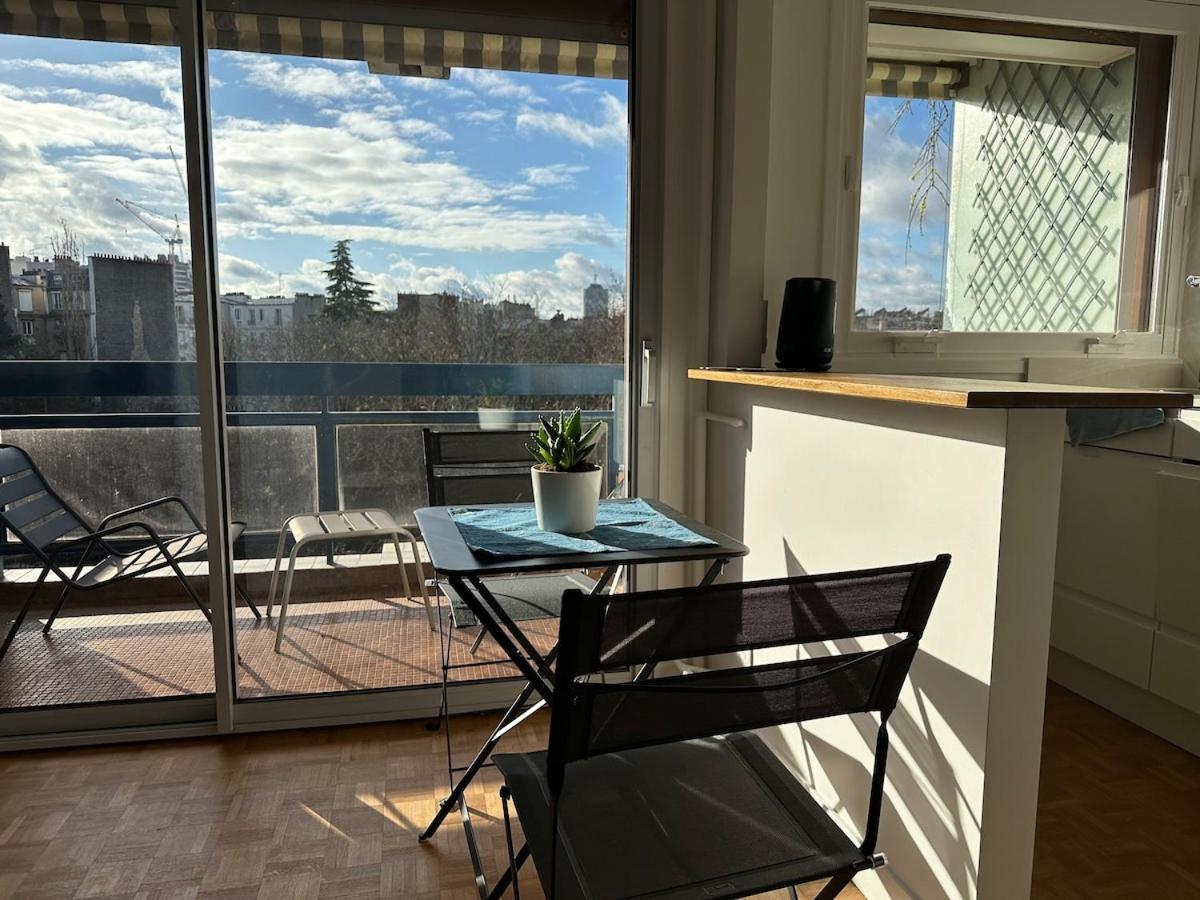 Appartamento Mobility Lease- Sunny With Large Balcony, Park View At 15